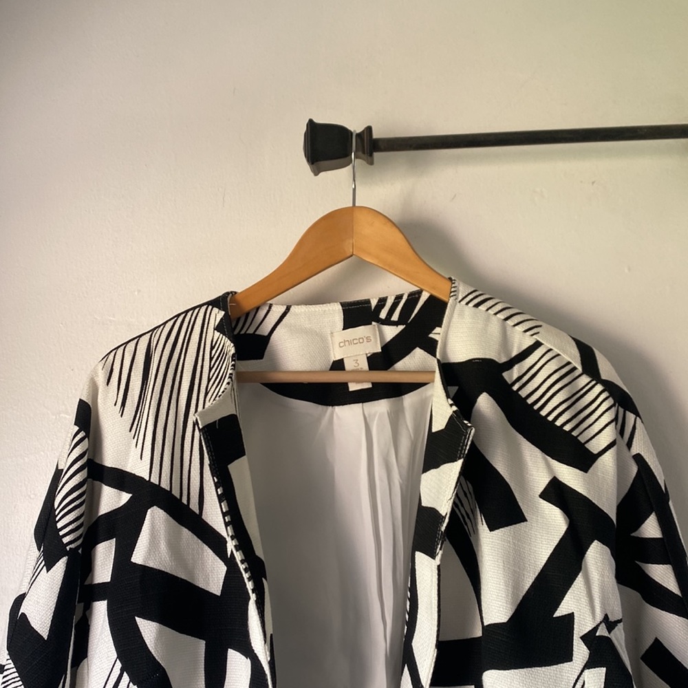 Chico’s 3 (Large) Bi-Color Geometric Jacket - Picture 6 of 14